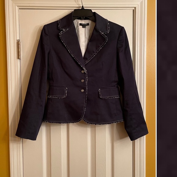 Tahari Frayed Trim Denim Jacket Size 4 Petite - Picture 1 of 3